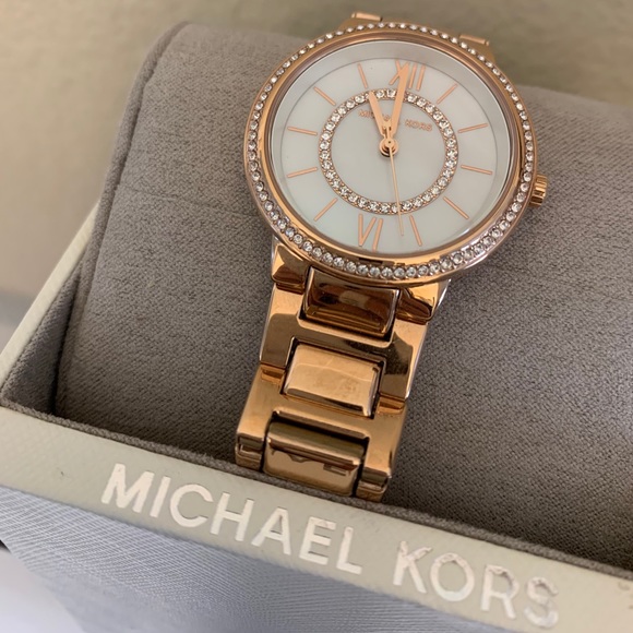 Women’s Michael Kors Watch - Picture 1 of 6